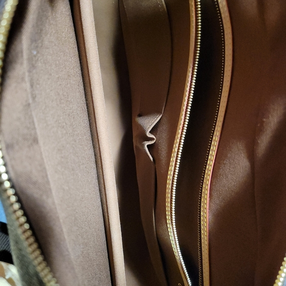 LV Monogram Voyage Briefcase - Picture 8 of 16